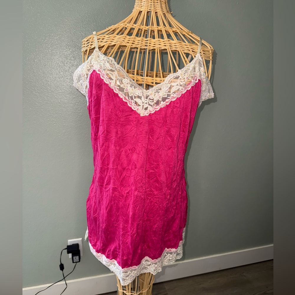 Vintage Y2K Women’s Vol. 1 XL Pink Lace Trim Tank Top
